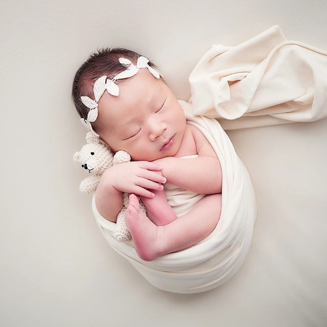 ニューボーンフォトのポーズ001 ニューボーンフォトのポーズの写真001