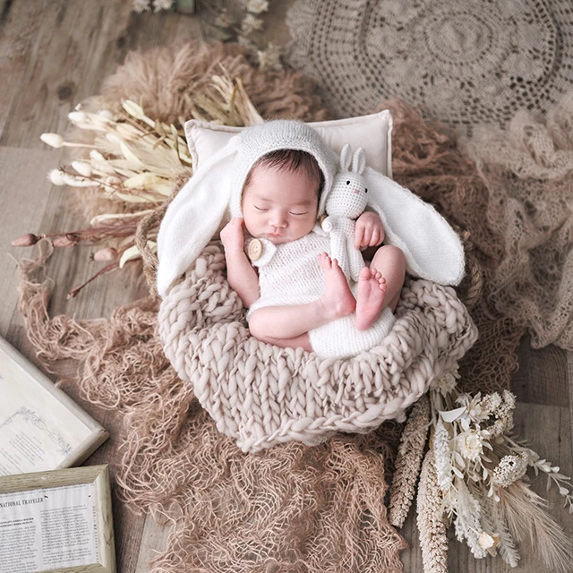 ニューボーンフォトのポーズ011 ニューボーンフォトのポーズの写真011