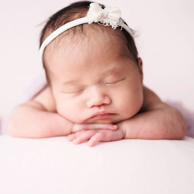 ニューボーンフォトのポーズ012 ニューボーンフォトのポーズの写真012