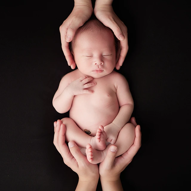ニューボーンフォトのポーズ040 ニューボーンフォトのポーズの写真040